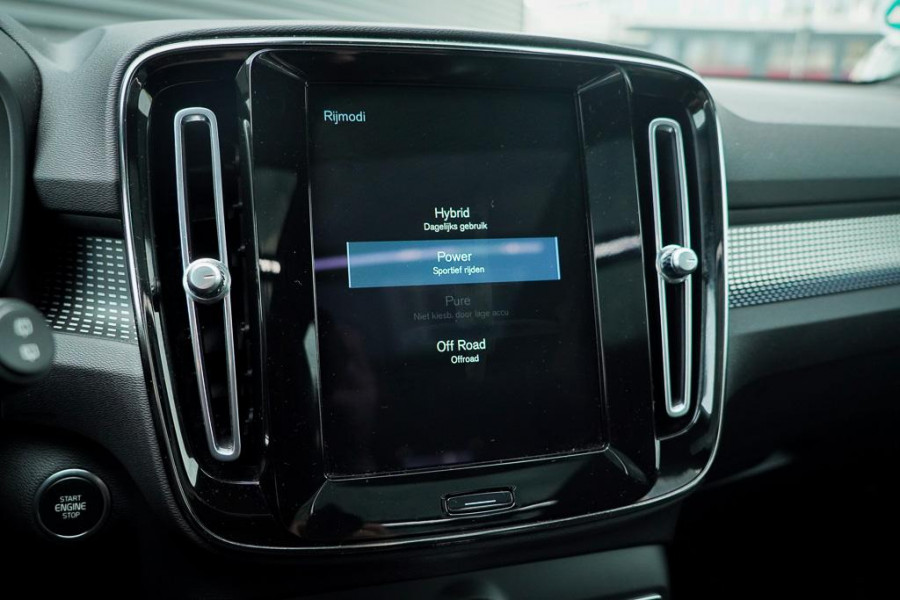Volvo XC40 1.5 T5 Recharge R-Design / Pano / NL Auto / 1e Eig / Incl BTW