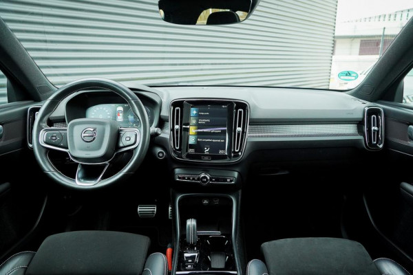 Volvo XC40 1.5 T5 Recharge R-Design / Pano / NL Auto / 1e Eig / Incl BTW