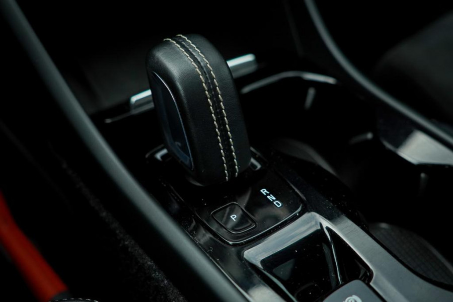 Volvo XC40 1.5 T5 Recharge R-Design / Pano / NL Auto / 1e Eig / Incl BTW