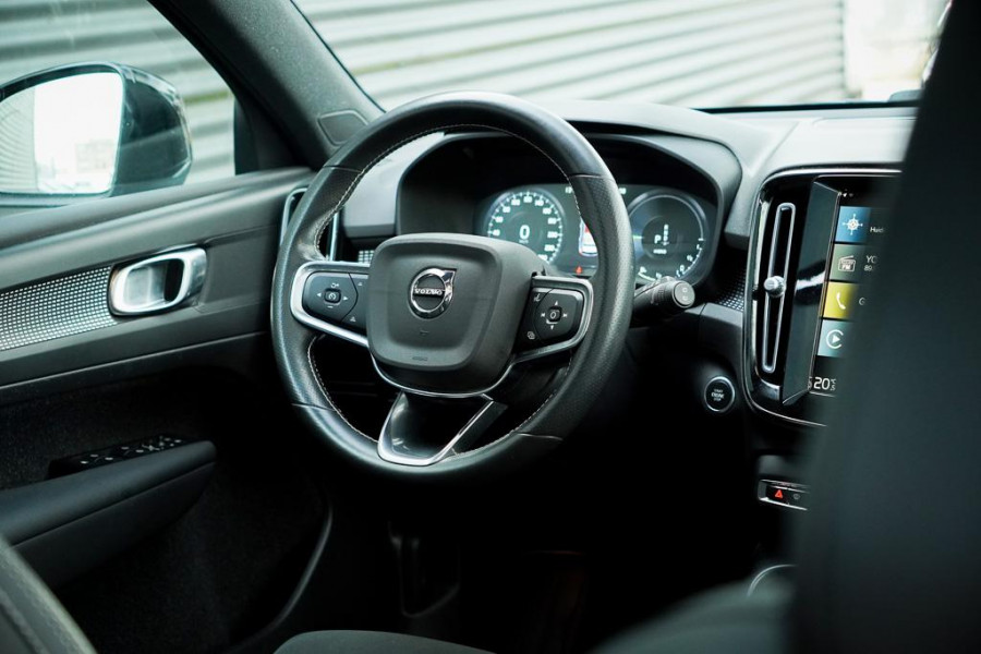 Volvo XC40 1.5 T5 Recharge R-Design / Pano / NL Auto / 1e Eig / Incl BTW