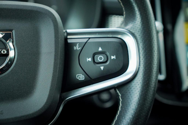 Volvo XC40 1.5 T5 Recharge R-Design / Pano / NL Auto / 1e Eig / Incl BTW