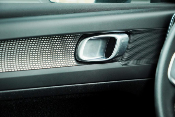 Volvo XC40 1.5 T5 Recharge R-Design / Pano / NL Auto / 1e Eig / Incl BTW