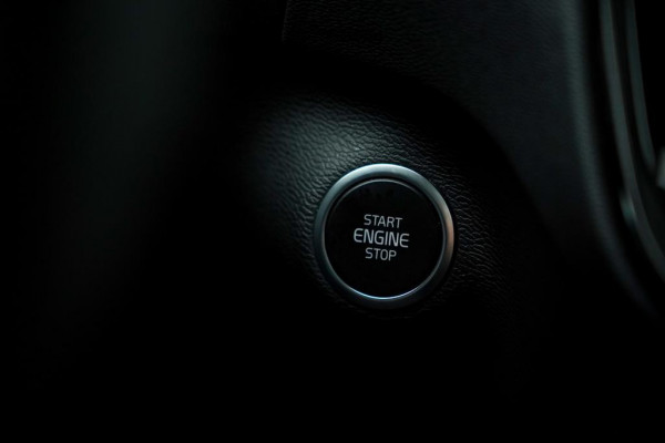 Volvo XC40 1.5 T5 Recharge R-Design / Pano / NL Auto / 1e Eig / Incl BTW