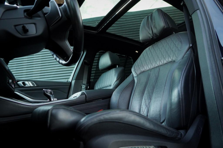 BMW X5 xDrive30d High Executive / Luchtvering / HUD / 22 '' / M-Sport / Skylounge / Adaptive