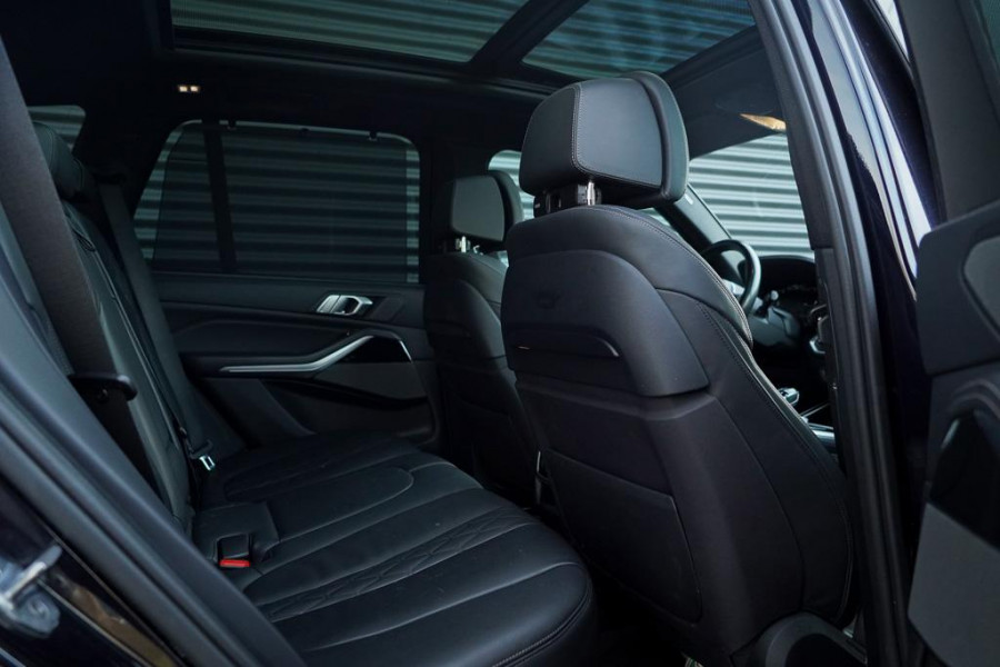 BMW X5 xDrive30d High Executive / Luchtvering / HUD / 22 '' / M-Sport / Skylounge / Adaptive