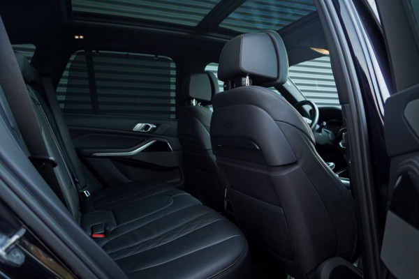 BMW X5 xDrive30d High Executive / Luchtvering / HUD / 22 '' / M-Sport / Skylounge / Adaptive