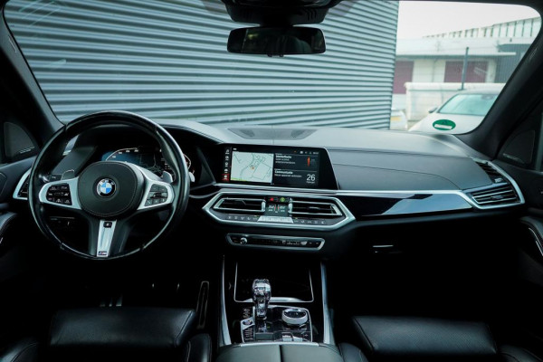 BMW X5 xDrive30d High Executive / Luchtvering / HUD / 22 '' / M-Sport / Skylounge / Adaptive