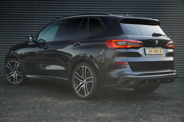 BMW X5 xDrive30d High Executive / Luchtvering / HUD / 22 '' / M-Sport / Skylounge / Adaptive