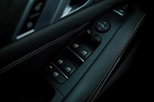 BMW X5 xDrive30d High Executive / Luchtvering / HUD / 22 '' / M-Sport / Skylounge / Adaptive