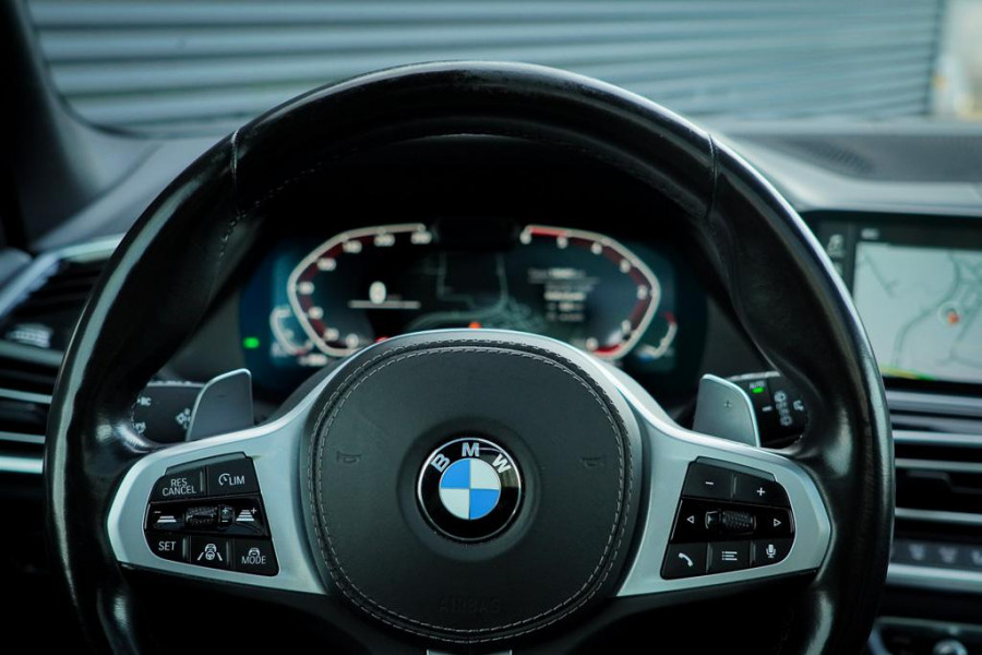 BMW X5 xDrive30d High Executive / Luchtvering / HUD / 22 '' / M-Sport / Skylounge / Adaptive