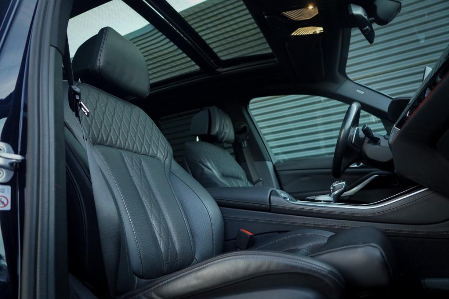 BMW X5 xDrive30d High Executive / Luchtvering / HUD / 22 '' / M-Sport / Skylounge / Adaptive