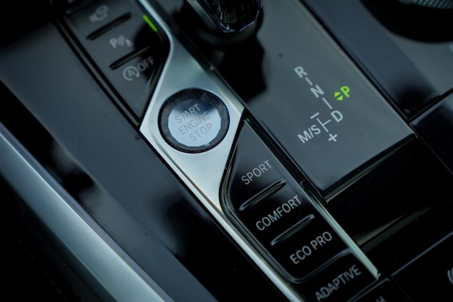 BMW X5 xDrive30d High Executive / Luchtvering / HUD / 22 '' / M-Sport / Skylounge / Adaptive