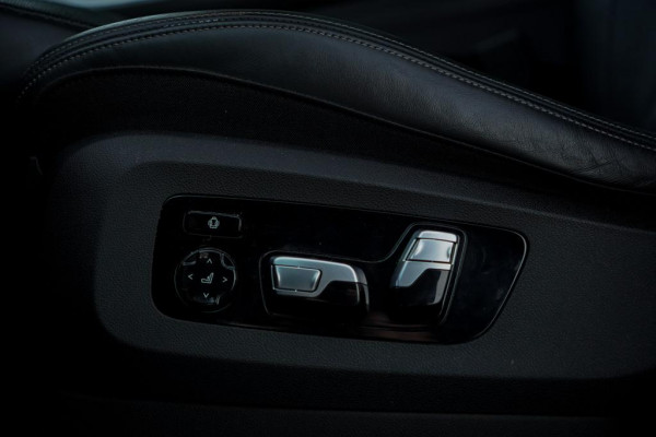 BMW X5 xDrive30d High Executive / Luchtvering / HUD / 22 '' / M-Sport / Skylounge / Adaptive