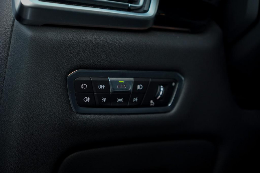 BMW X5 xDrive30d High Executive / Luchtvering / HUD / 22 '' / M-Sport / Skylounge / Adaptive