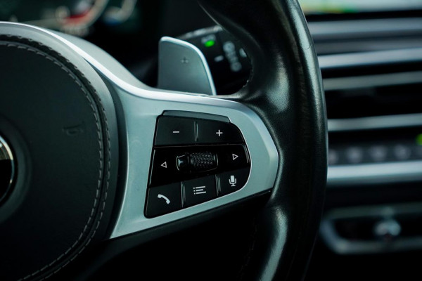 BMW X5 xDrive30d High Executive / Luchtvering / HUD / 22 '' / M-Sport / Skylounge / Adaptive