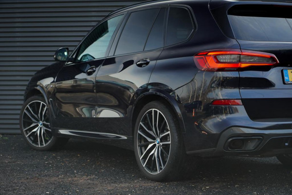 BMW X5 xDrive30d High Executive / Luchtvering / HUD / 22 '' / M-Sport / Skylounge / Adaptive