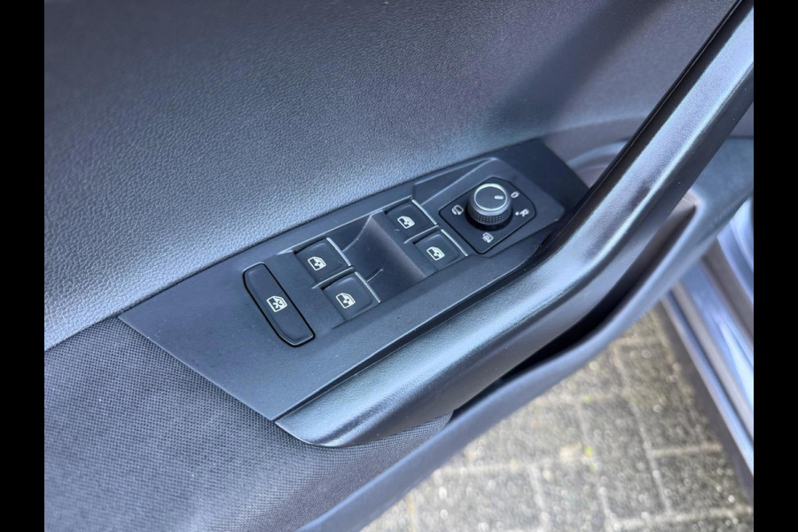 Volkswagen Taigo 1.0 TSI R-Line Business