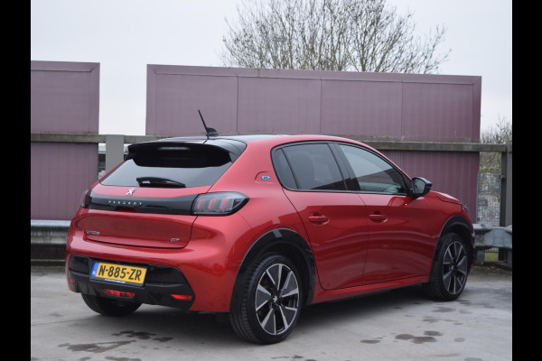 Peugeot e-208 EV GT Pack 50 kWh SOH 95% | PANORAMADAK | CAMERA MET SENSOREN | E.C.C. | STOELVERWARMING |