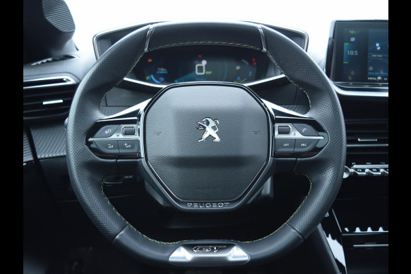 Peugeot e-208 EV GT Pack 50 kWh SOH 95% | PANORAMADAK | CAMERA MET SENSOREN | E.C.C. | STOELVERWARMING |
