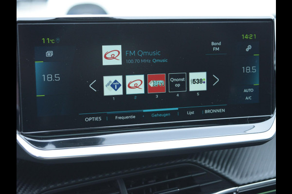 Peugeot e-208 EV GT Pack 50 kWh SOH 95% | PANORAMADAK | CAMERA MET SENSOREN | E.C.C. | STOELVERWARMING |