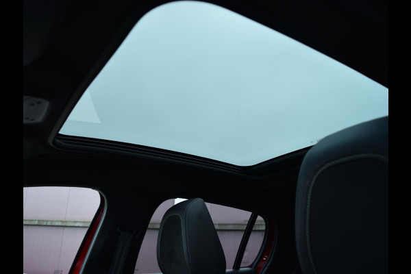 Peugeot e-208 EV GT Pack 50 kWh SOH 95% | PANORAMADAK | CAMERA MET SENSOREN | E.C.C. | STOELVERWARMING |