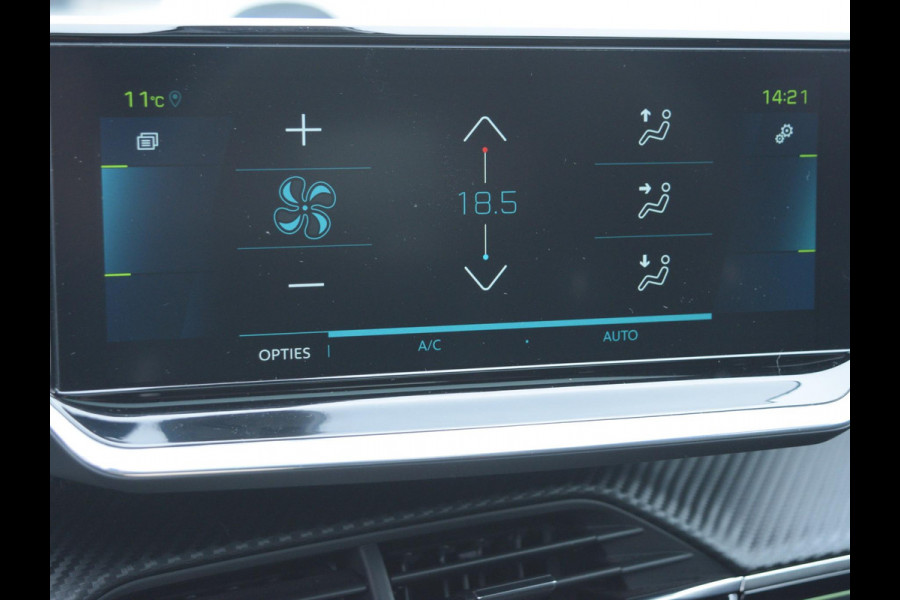 Peugeot e-208 EV GT Pack 50 kWh SOH 95% | PANORAMADAK | CAMERA MET SENSOREN | E.C.C. | STOELVERWARMING |