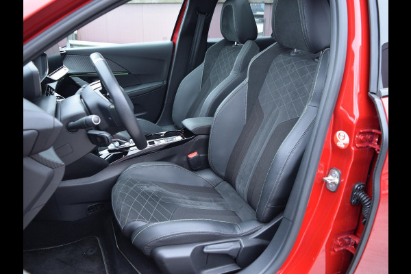 Peugeot e-208 EV GT Pack 50 kWh SOH 95% | PANORAMADAK | CAMERA MET SENSOREN | E.C.C. | STOELVERWARMING |