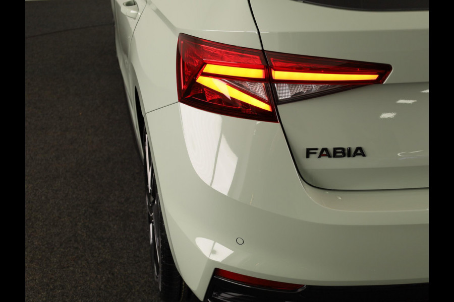 Škoda Fabia Monte Carlo 1.0 TSI 115 pk 7 versn. DSG | Navigatie pakket | Travel assist | Licht en Zicht plus | Verwarmbare voorstoelen