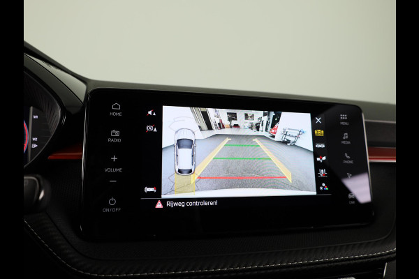 Škoda Fabia Monte Carlo 1.0 TSI 115 pk 7 versn. DSG | Navigatie pakket | Travel assist | Licht en Zicht plus | Verwarmbare voorstoelen