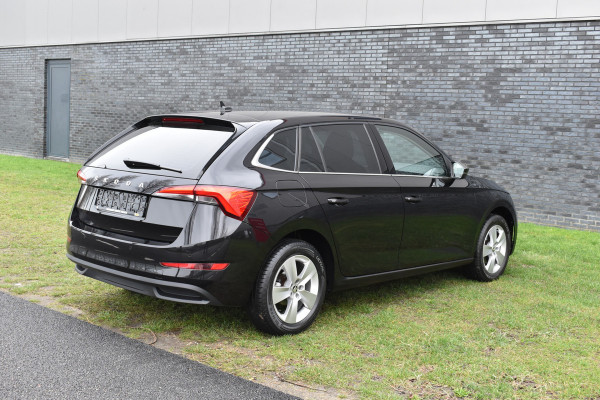 Škoda SCALA 1.0 TSI Ambition Automaat Carplay Navigatie Front/lane assist Stoelverwarming Parkeer sensoren