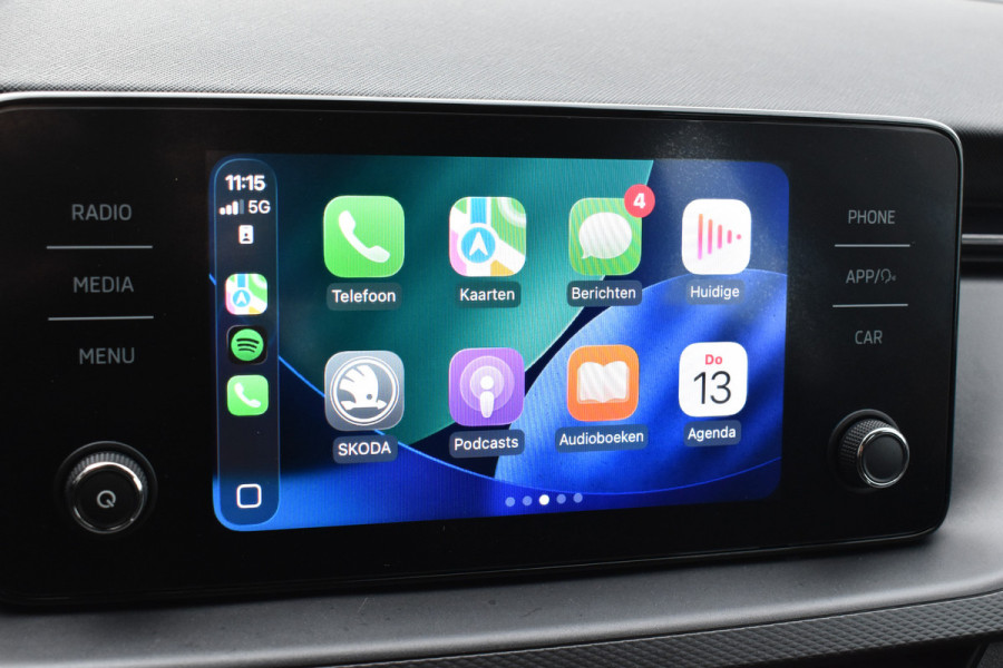 Škoda SCALA 1.0 TSI Ambition Automaat Carplay Navigatie Front/lane assist Stoelverwarming Parkeer sensoren