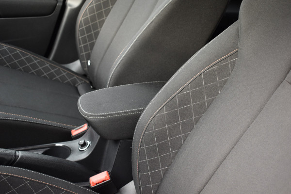 Škoda SCALA 1.0 TSI Ambition Automaat Carplay Navigatie Front/lane assist Stoelverwarming Parkeer sensoren