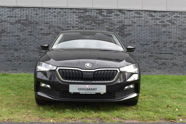 Škoda SCALA 1.0 TSI Ambition Automaat Carplay Navigatie Front/lane assist Stoelverwarming Parkeer sensoren