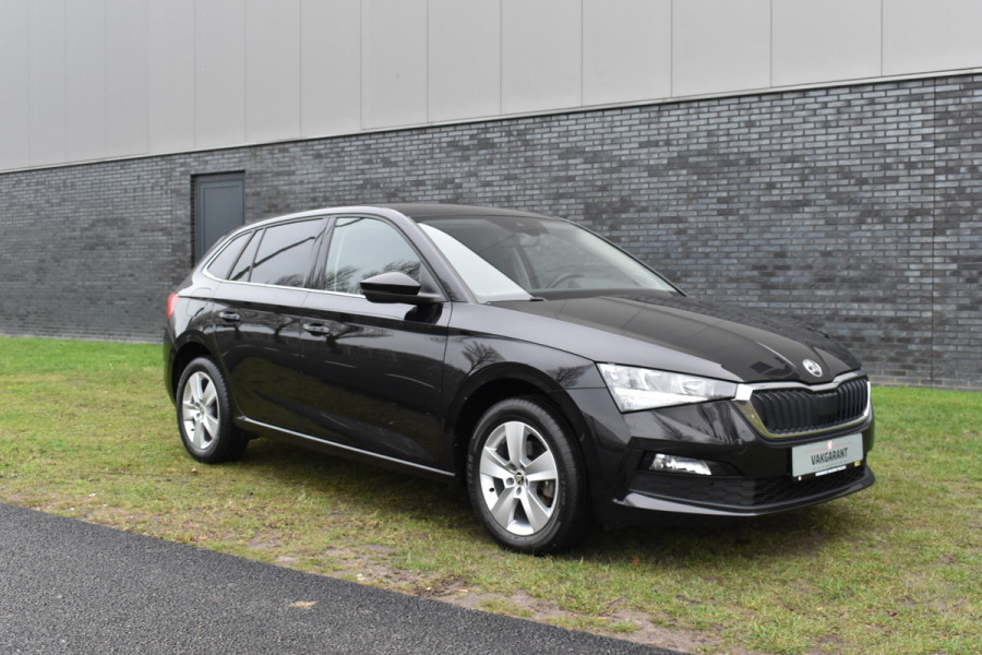 Škoda SCALA 1.0 TSI Ambition Automaat Carplay Navigatie Front/lane assist Stoelverwarming Parkeer sensoren