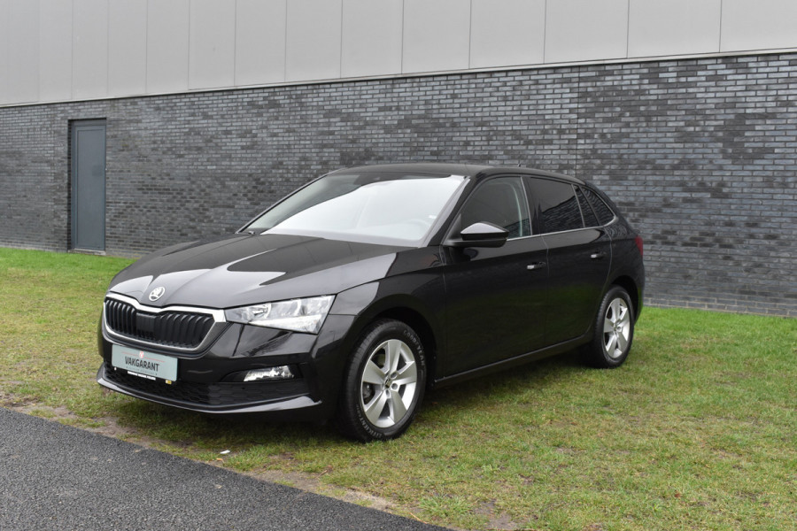 Škoda SCALA 1.0 TSI Ambition Automaat Carplay Navigatie Front/lane assist Stoelverwarming Parkeer sensoren