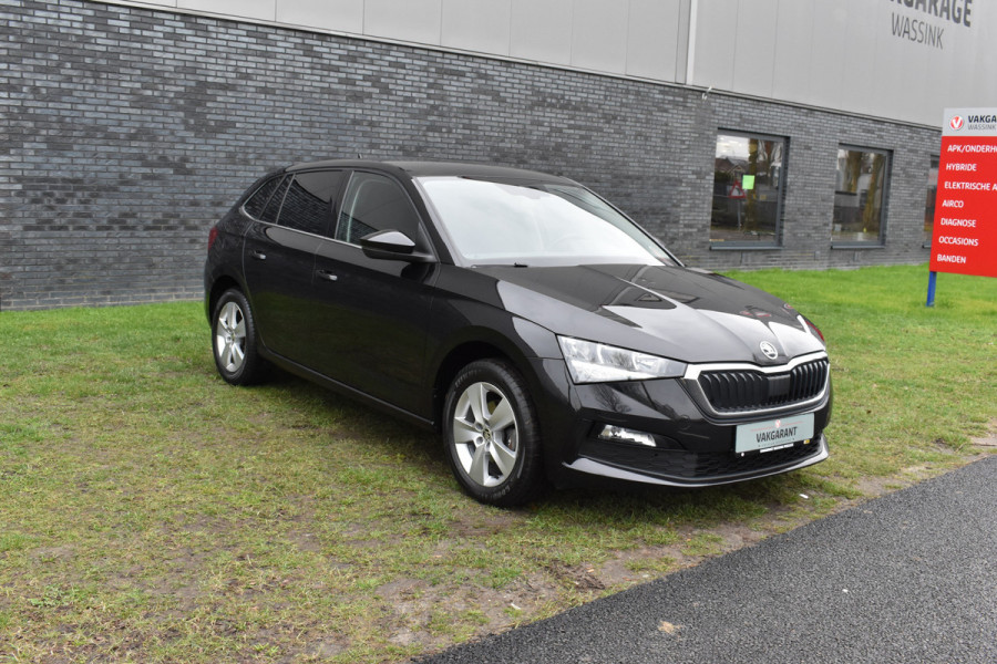 Škoda SCALA 1.0 TSI Ambition Automaat Carplay Navigatie Front/lane assist Stoelverwarming Parkeer sensoren