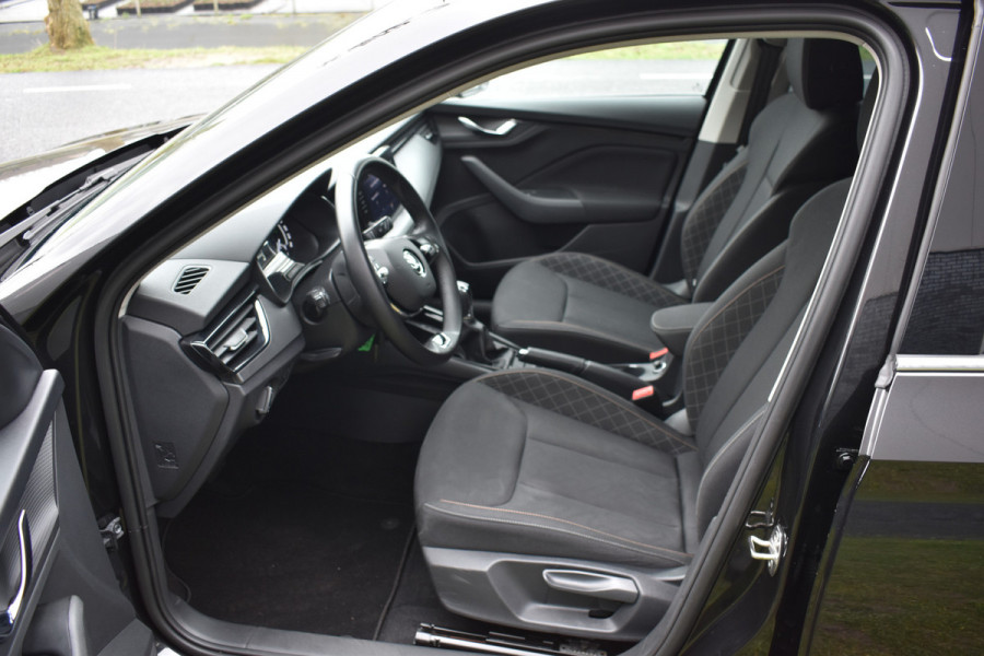 Škoda SCALA 1.0 TSI Ambition Automaat Carplay Navigatie Front/lane assist Stoelverwarming Parkeer sensoren