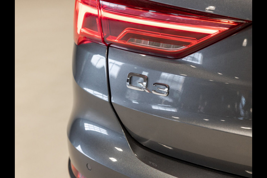 Audi Q3 45 TFSI quattro 2x S Line / 230pk / Panorama dak / B&O / Keyless / Achteruitrij camera /