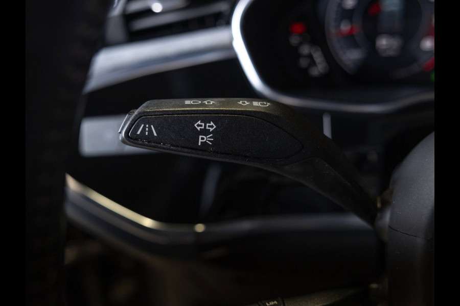 Audi Q3 45 TFSI quattro 2x S Line / 230pk / Panorama dak / B&O / Keyless / Achteruitrij camera /