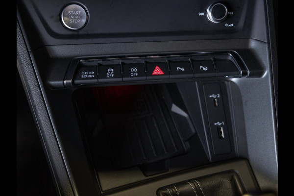 Audi Q3 45 TFSI quattro 2x S Line / 230pk / Panorama dak / B&O / Keyless / Achteruitrij camera /