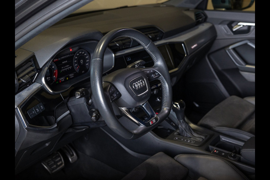 Audi Q3 45 TFSI quattro 2x S Line / 230pk / Panorama dak / B&O / Keyless / Achteruitrij camera /