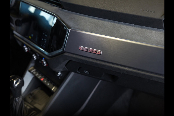 Audi Q3 45 TFSI quattro 2x S Line / 230pk / Panorama dak / B&O / Keyless / Achteruitrij camera /