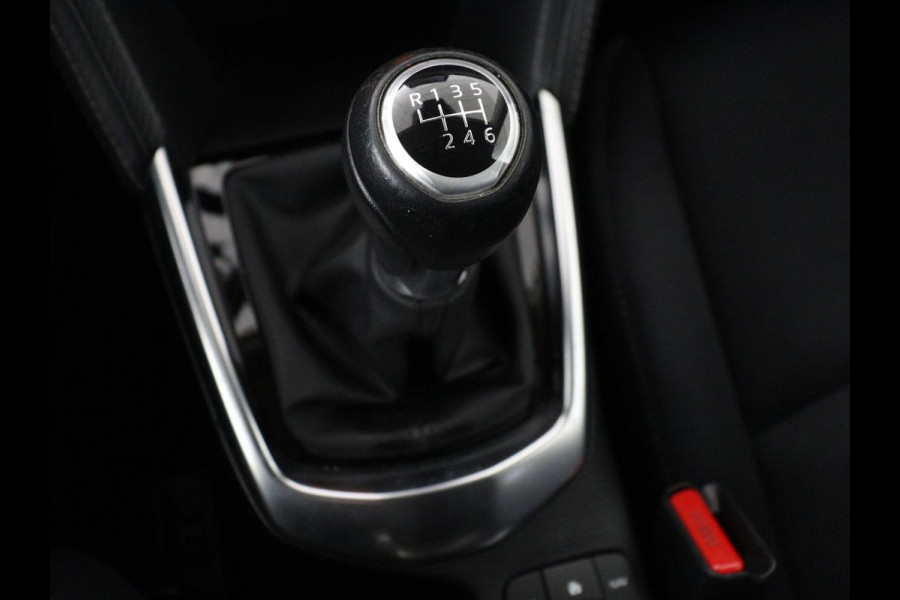 Mazda 2 1.5 Skyact-G Luxury | Stoel & stuurverwarming | Head-Up | Camera | Carplay | Keyless | Full LED | Dodehoek detectie | Climate control | Cruise control | Getint glas | Parkeerhulp