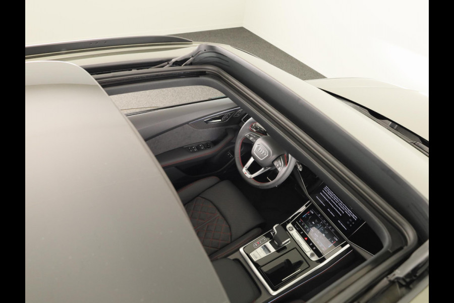 Audi Q8 60 TFSI e quattro Pro Line S Competition 490pk | Panoramadak | HUD | 4 wielbesturing | Stoel ventilatie en massage | Verlengde garantie | 23 inch Lichtmetalen velgen