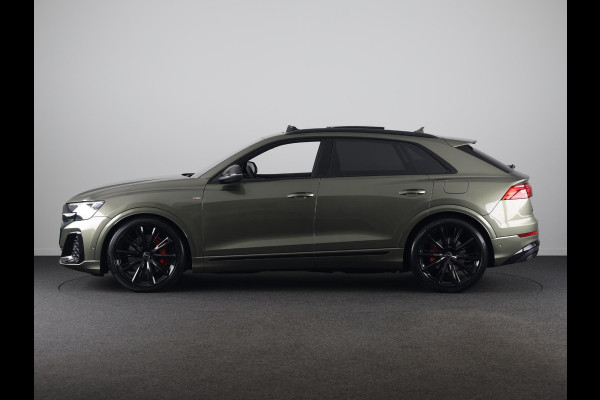 Audi Q8 60 TFSI e quattro Pro Line S Competition 490pk | Panoramadak | HUD | 4 wielbesturing | Stoel ventilatie en massage | Verlengde garantie | 23 inch Lichtmetalen velgen