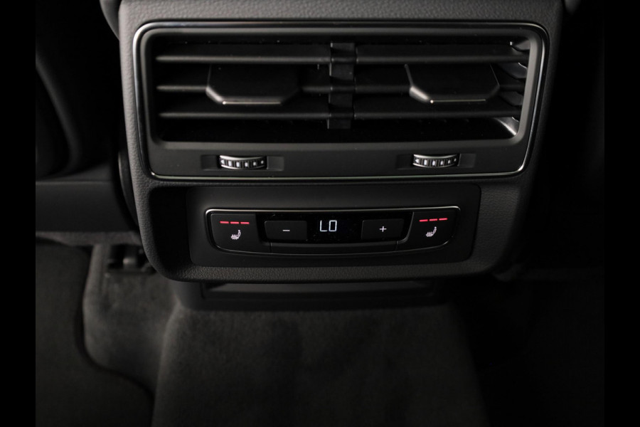 Audi Q8 60 TFSI e quattro Pro Line S Competition 490pk | Panoramadak | HUD | 4 wielbesturing | Stoel ventilatie en massage | Verlengde garantie | 23 inch Lichtmetalen velgen