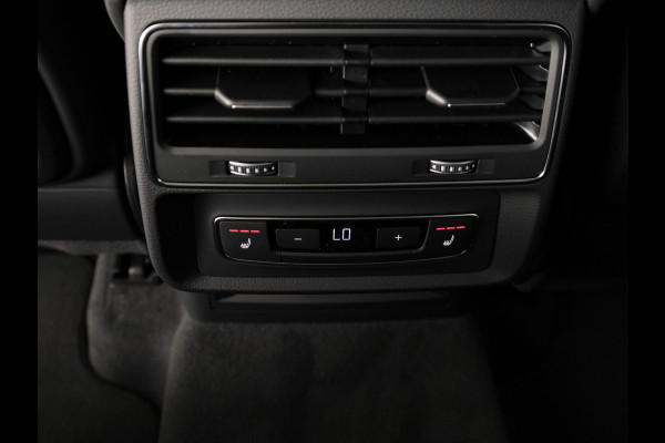 Audi Q8 60 TFSI e quattro Pro Line S Competition 490pk | Panoramadak | HUD | 4 wielbesturing | Stoel ventilatie en massage | Verlengde garantie | 23 inch Lichtmetalen velgen