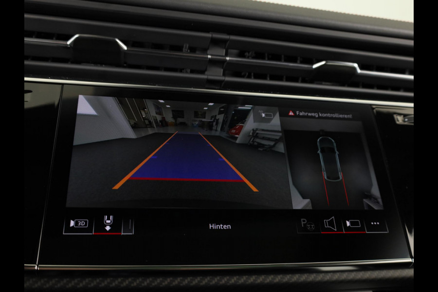 Audi Q8 60 TFSI e quattro Pro Line S Competition 490pk | Panoramadak | HUD | 4 wielbesturing | Stoel ventilatie en massage | Verlengde garantie | 23 inch Lichtmetalen velgen