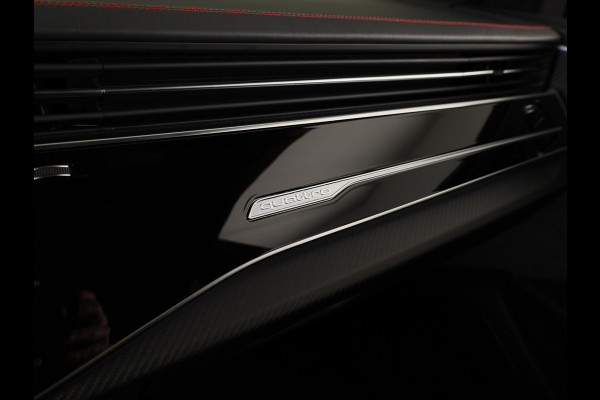 Audi Q8 60 TFSI e quattro Pro Line S Competition 490pk | Panoramadak | HUD | 4 wielbesturing | Stoel ventilatie en massage | Verlengde garantie | 23 inch Lichtmetalen velgen