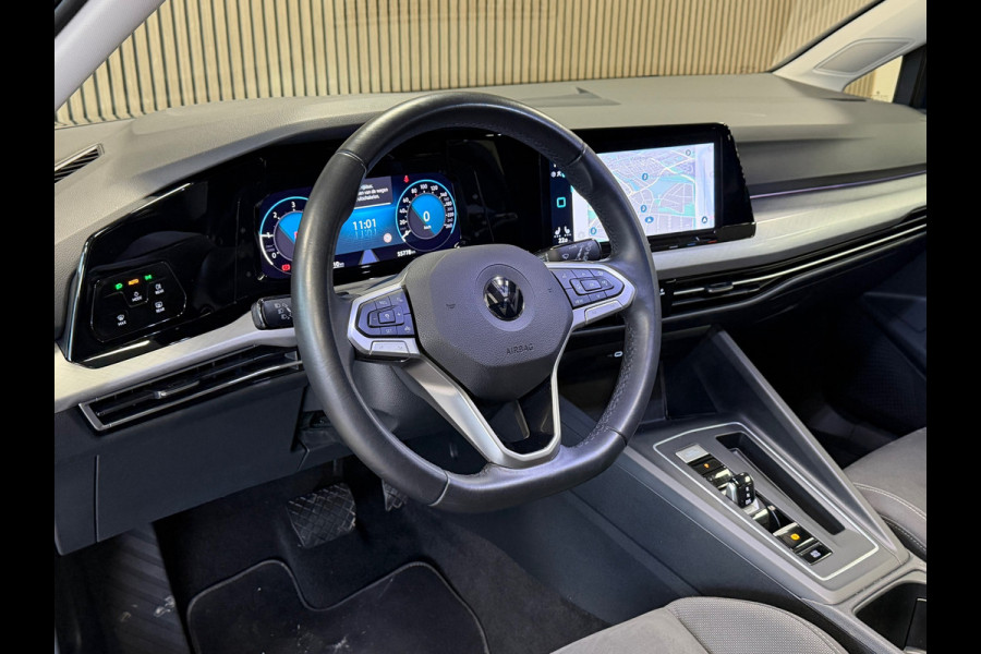 Volkswagen Golf 2.0 TDI R-Line Business AUT. PANO TREKHAAK ACC PDC VOOR EN ACHTER CAMERA NAVI STOELVERWAMING STUURVERWARMING